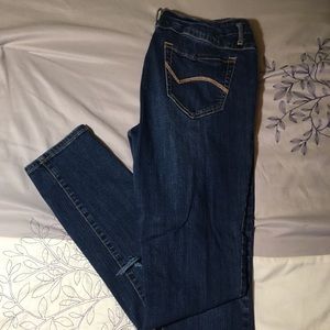 Dark blue boyfriend style skinny jeans